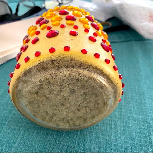 Hand decorated jar with cover embellished with ornaments. Gold Red and Yellow - Picture 7 of 7